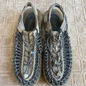 Keen Uneek Sandals Mens 11 Gray Bungee Cord Hike Slip In Outdoor Adjustable
